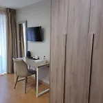 Roquino Hotel 2*