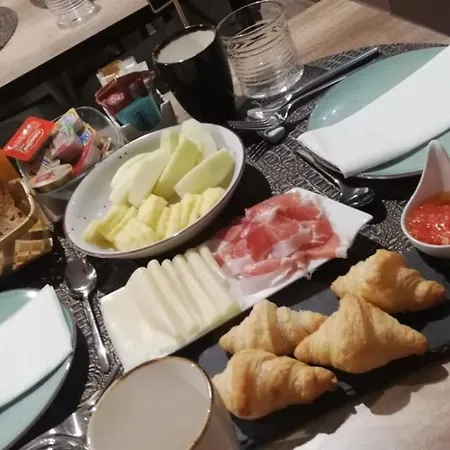 Roquino Hotell 2*